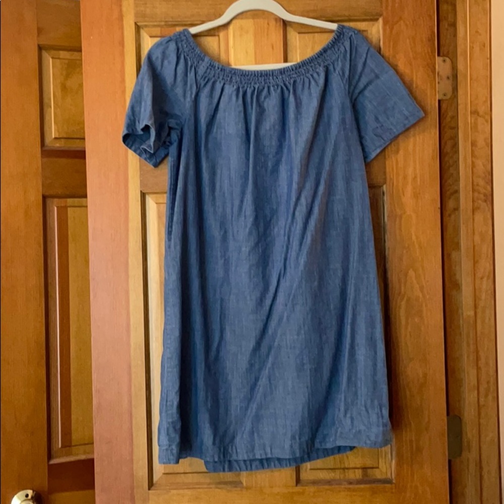 Short sleeve dress